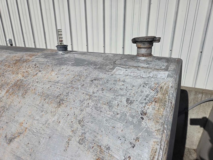 550-gallon-fuel-tank-w/-fill-rite-pump-&-tokheim-meter-image-6