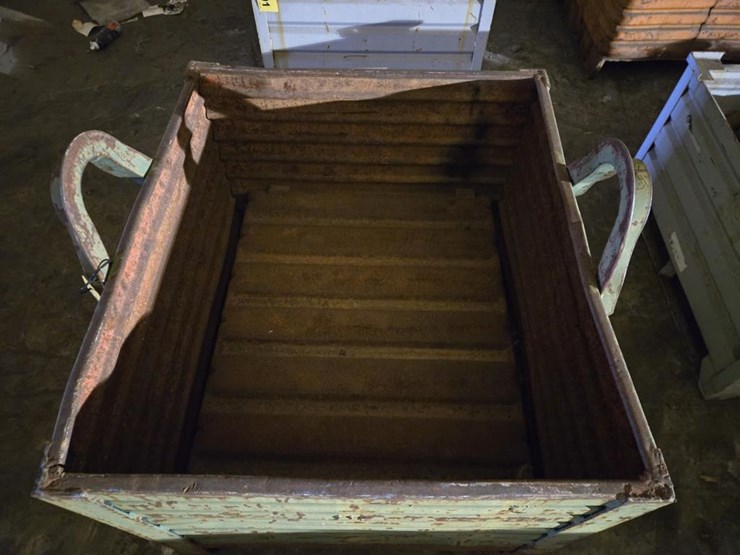 #3400-•-approx.-42"x36"-steel-bin-image-5