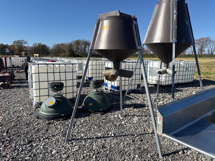 #22608-•-boss-buck-~350lb-gravity-float-feeder-image-1