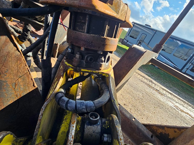 caterpillar-574-image-66