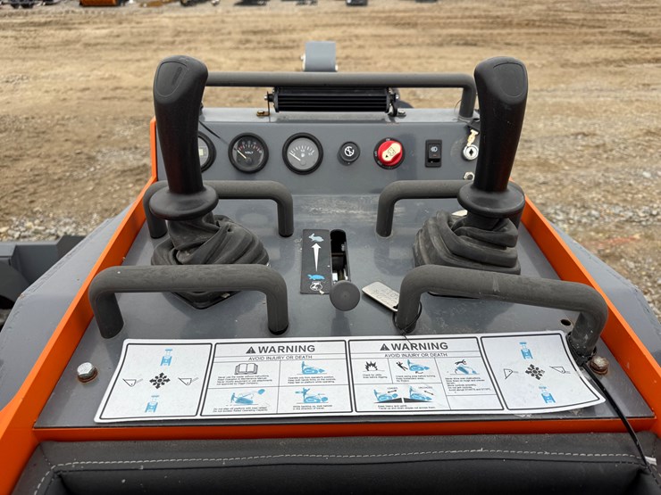 #99-•-2024-hurricane-hrc700-stand-on-skid-steer-loader-zj2024070171-inv#33623-image-8