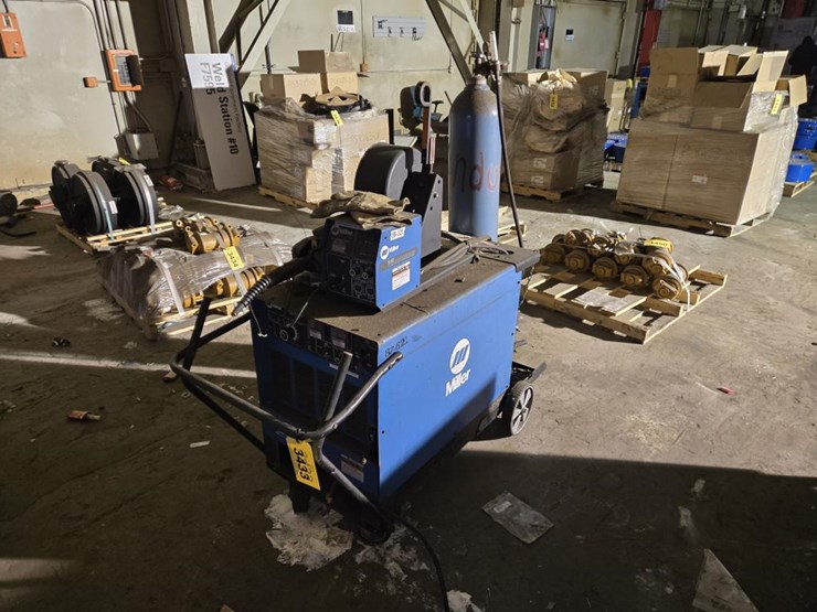 #3433-•-miller-dimension-650-arc-welder-w/-feeder-image-1