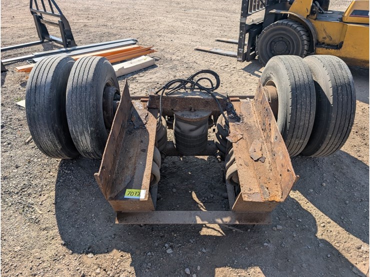 lift-axle-w/-air-ride-suspension,-aluminum-rims-image-1