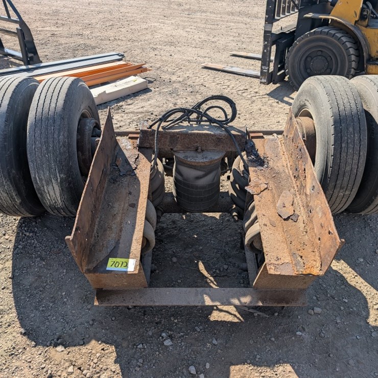 Lift Axle W/ Air Ride Suspension, Aluminum Rims