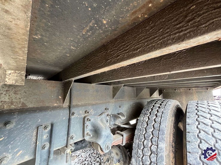 2017-freightliner-m2-s/a-tank-truck-image-27