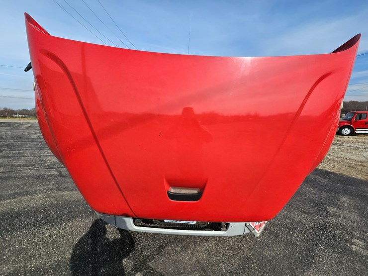 2016-freightliner-s2g-image-36