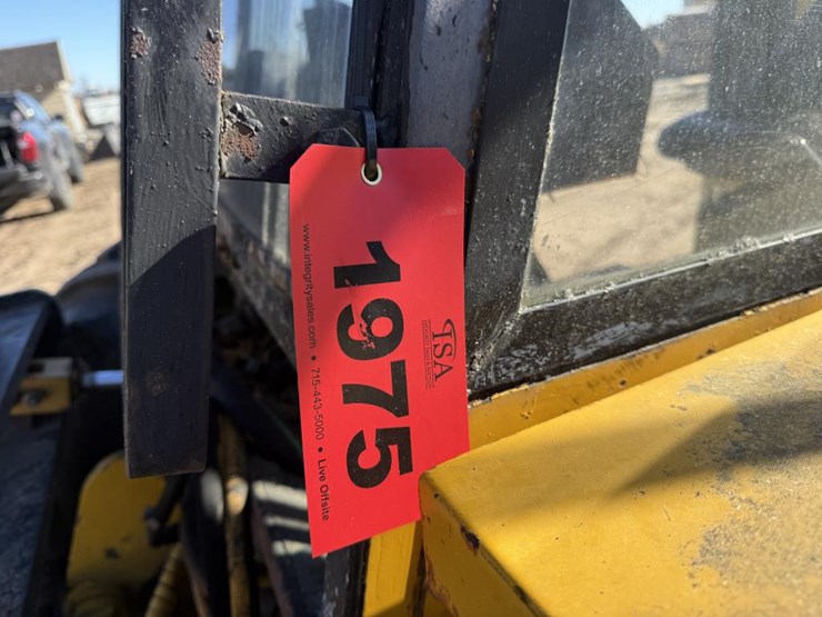 #1975-•-massey-ferguson-14k-forklift-image-74