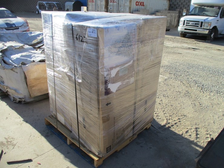 lot-of-7.5'-kingsley-balsam-fir-christmas-trees,-image-2