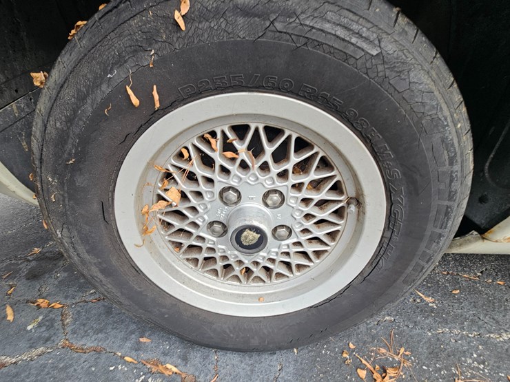 #21242-•-1990-jaguar-xjs-passenger-car-image-68