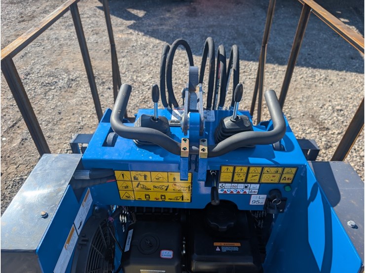 agt-mx-mrw14-mini-skid-steer-image-7