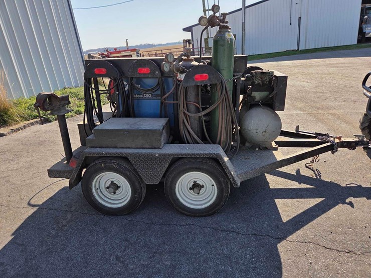 miller-bobcat-225g-image-30