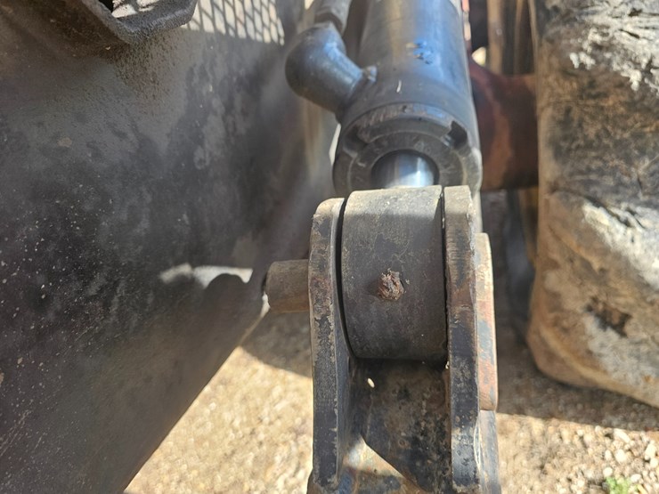 caterpillar-574-image-104