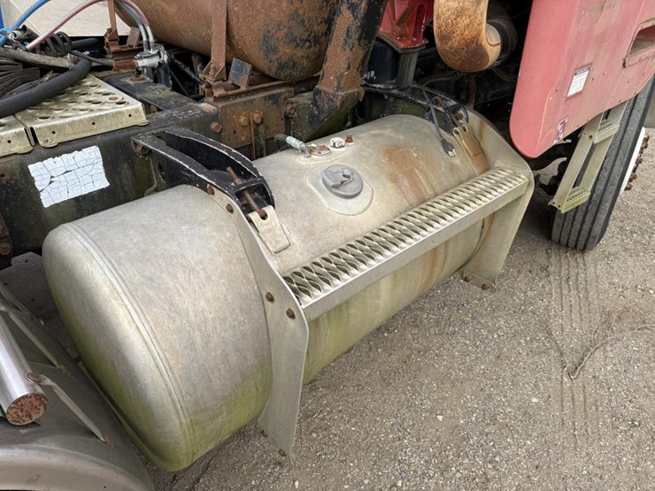 #1193-•-1984-peterbilt-cab-over-truck-tractor-image-16