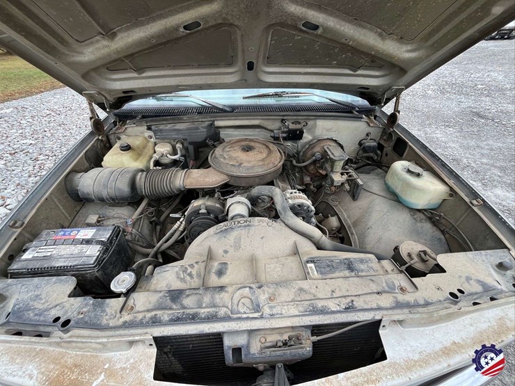 1990-gmc-sierra-pickup-truck-image-38