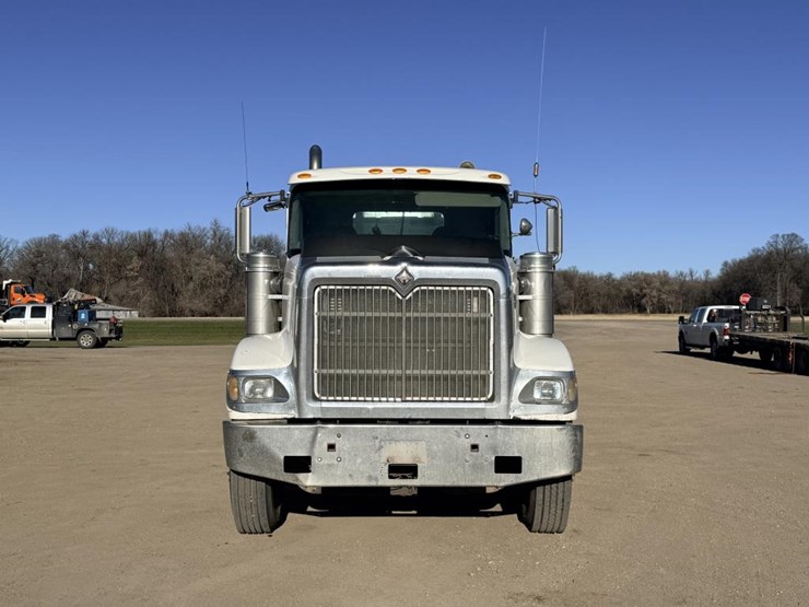 #1974-•-2008-international-eagle-day-cab-truck-tractor-image-8