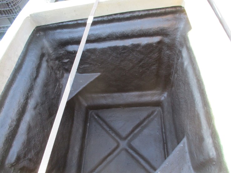 lot-of-24.25"-square-lattice-fiberglass-pots,-image-3