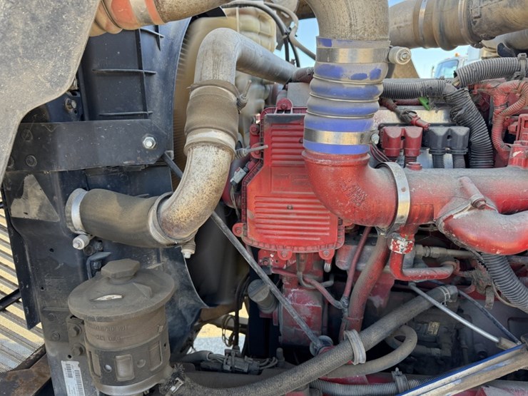 #1952-•-2008-international-eagle-day-cab-truck-tractor-image-12