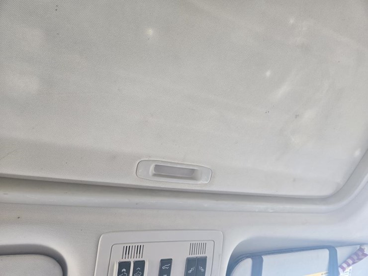 2009-chevrolet-tahoe-ltz-image-24