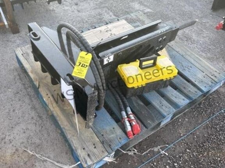 2025-giyi-p45-breaker-hammer-for-stand-up-skid-image-1