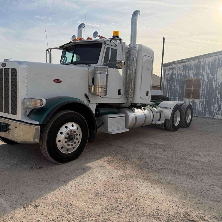2014 PETERBILT 388