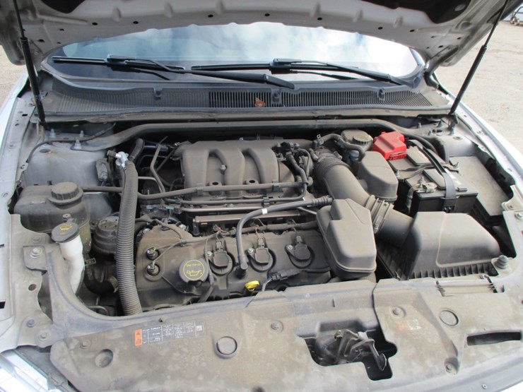 2019-ford-taurus-sel-sedan,-image-5