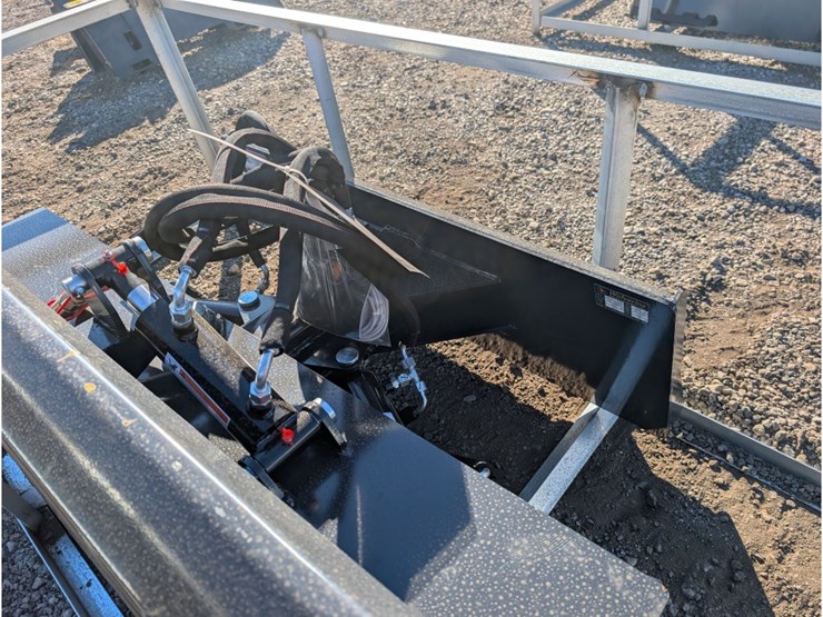 wolverine-skid-steer-6-way-dozer-blade-84"-image-3