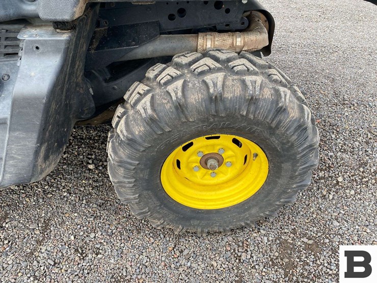 john-deere-835e-image-22