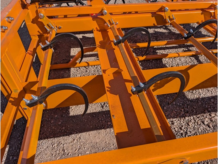 landhonor-skid-steer-hay-accumulator-grapple-image-3