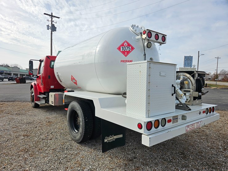 2016-freightliner-s2g-image-12