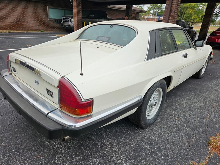 #21242-•-1990-jaguar-xjs-passenger-car-image-7