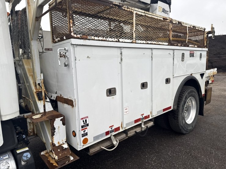 #2000-•-2014-freightliner-altec-digger-derrick-image-35