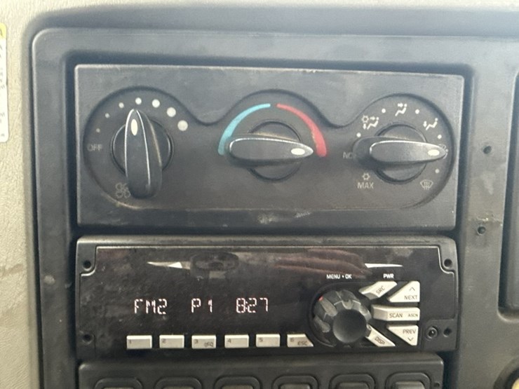 2002-international-7400-image-74