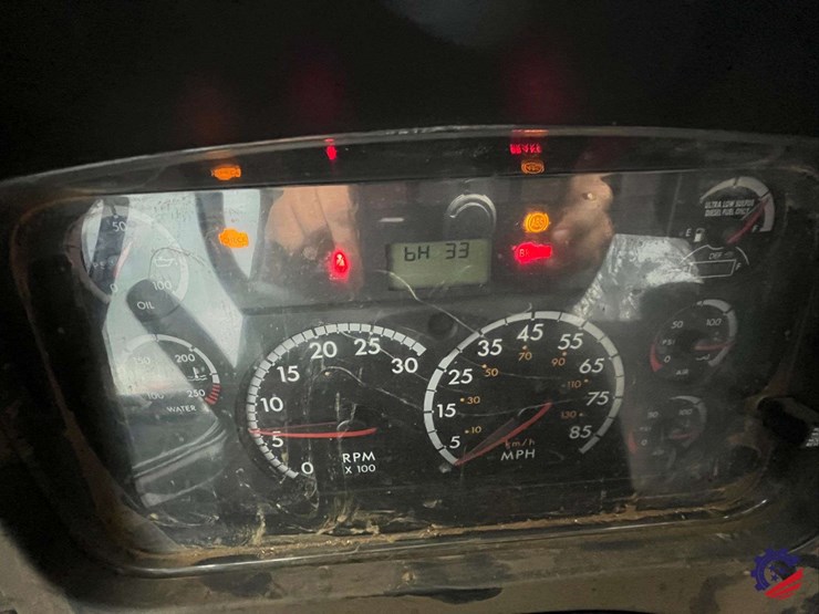 2013-freightliner-m2-s/a-cab-&-chassis-image-62