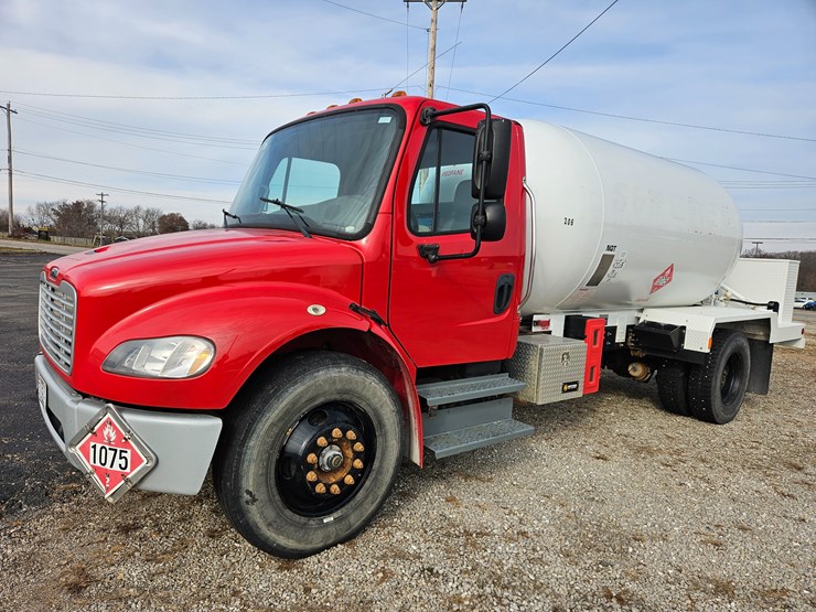 2016-freightliner-s2g-image-3