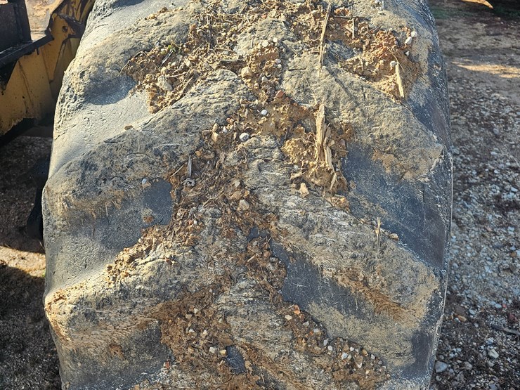 caterpillar-574-image-93