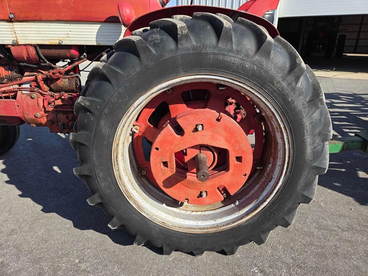 case-ih-560-image-21