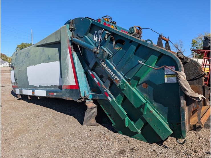 loadmaster-sxl27-trash-compactor-image-9