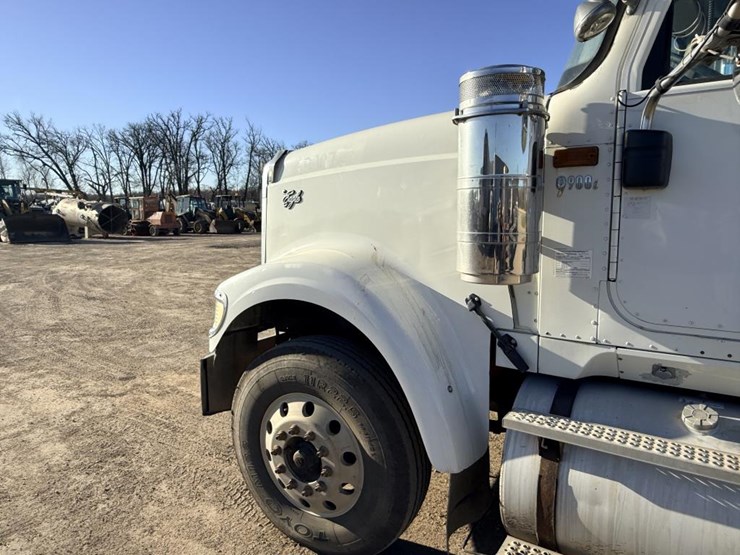 #1972-•-2008-international-eagle-day-cab-truck-tractor-image-10