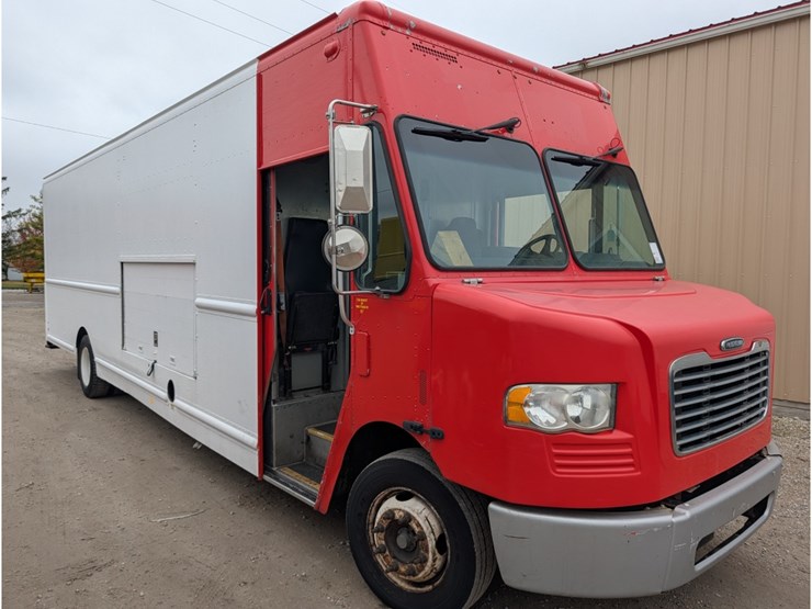 2016-freightliner-mt55-image-2