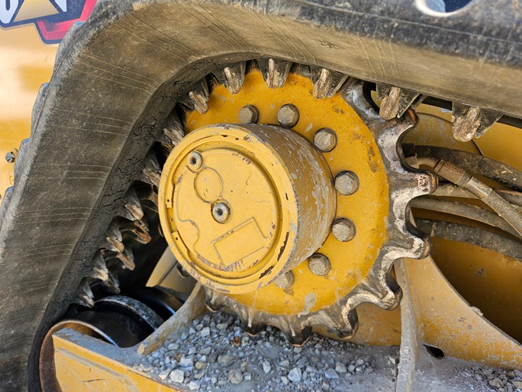 2023-caterpillar-299d3-image-69