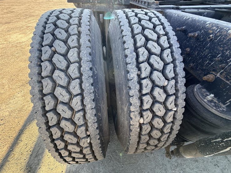 #1974-•-2008-international-eagle-day-cab-truck-tractor-image-61