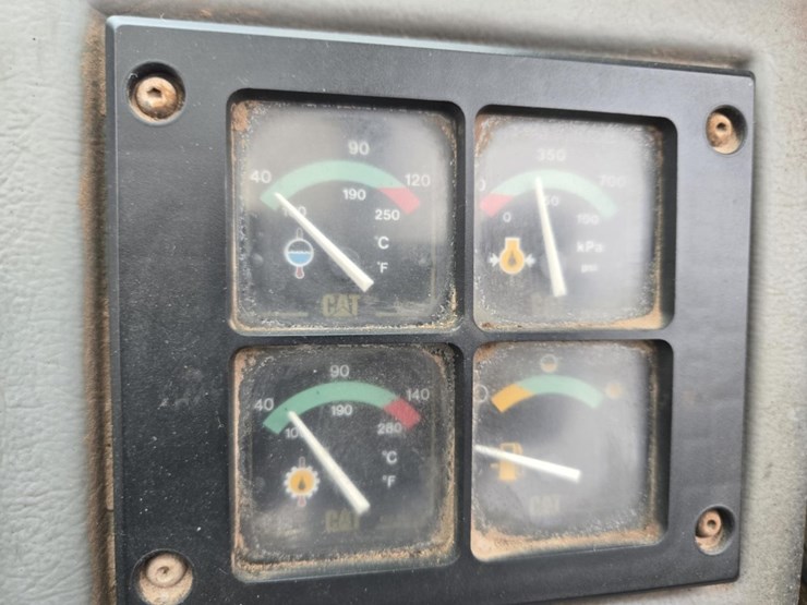 caterpillar-th83-image-50