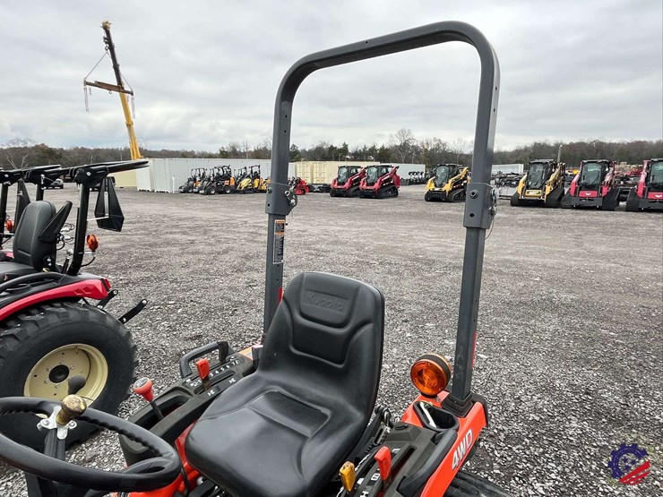 kubota-b2401d-farm-tractor-image-17