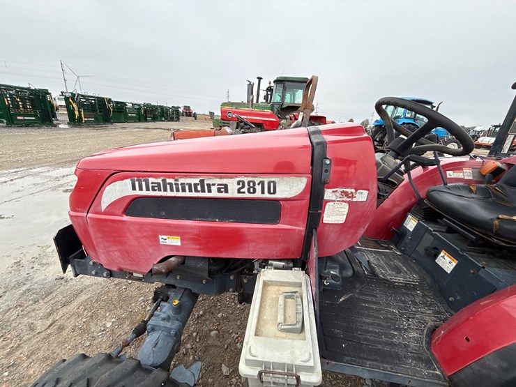 mahindra-2810-image-16