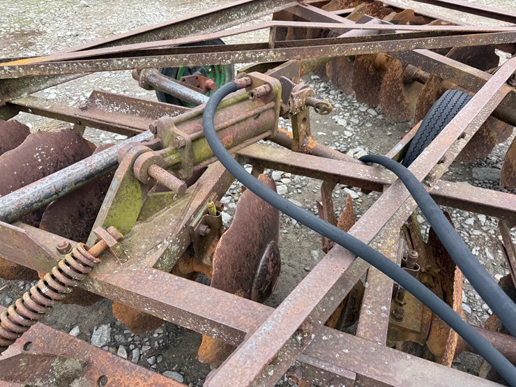 john-deere-7-image-17