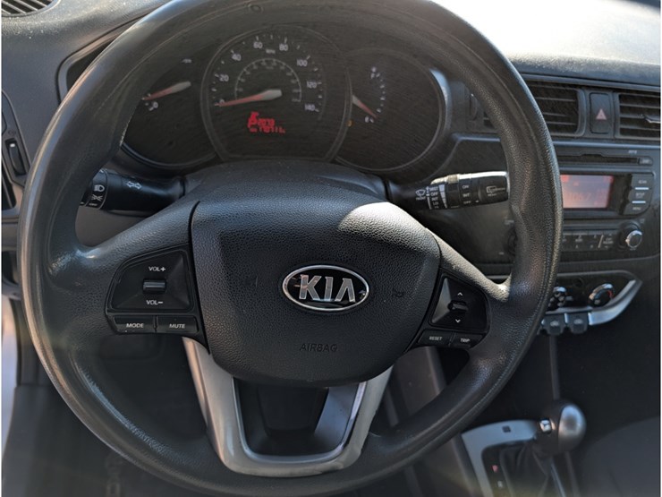 2013-kia-rio-image-15