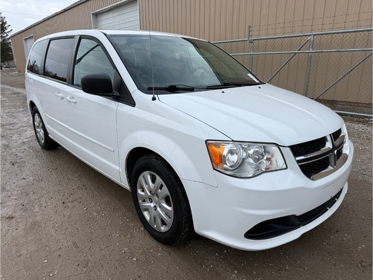 2016-dodge-grand-caravan-image-2