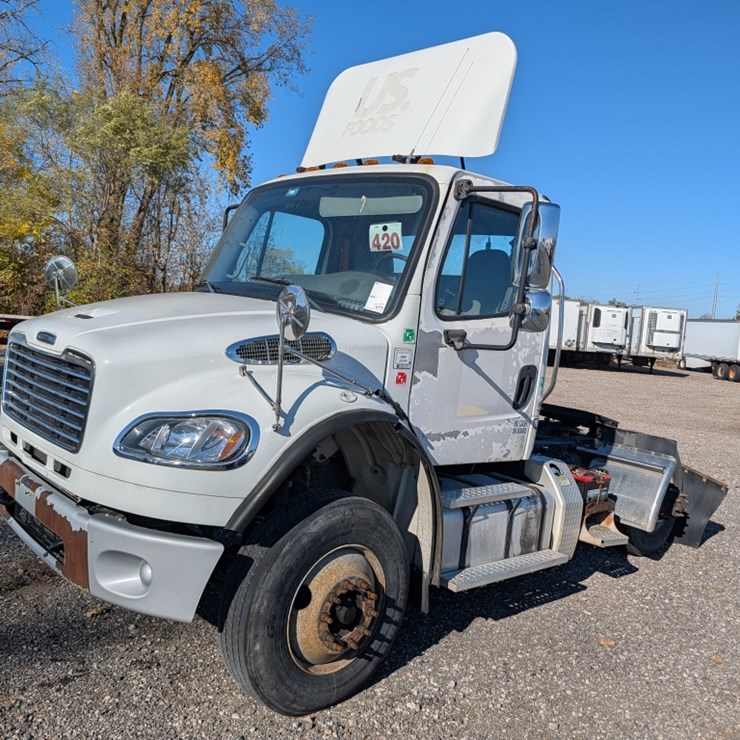 2016 Freightliner M2 Day Cab