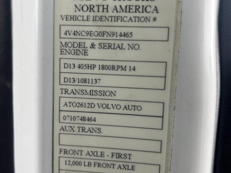 #1676-•-2015-volvo-vnl-day-cab-truck-tractor-image-71