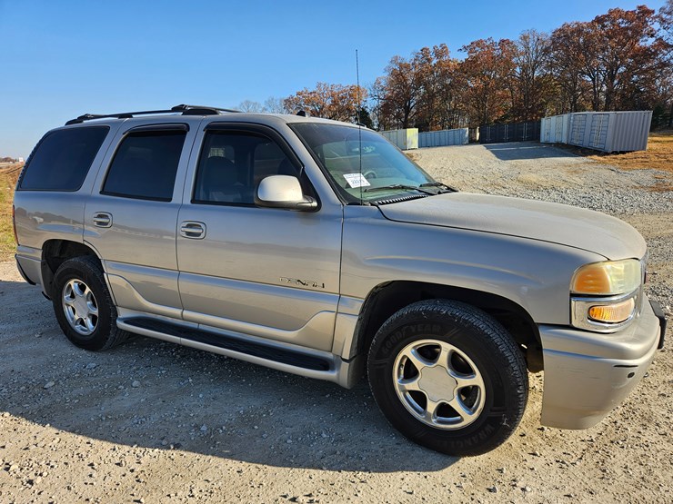 2004-gmc-yukon-image-16
